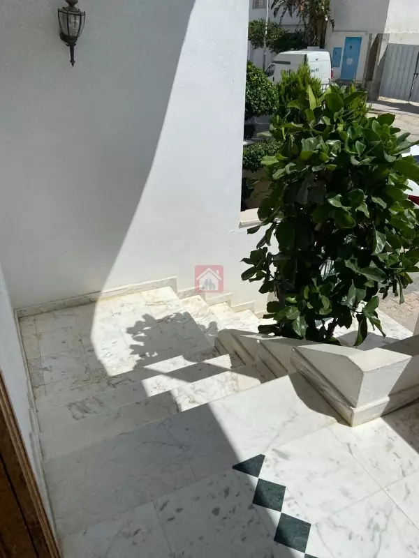 Villa à louer au Lac 1 à usage bureautique