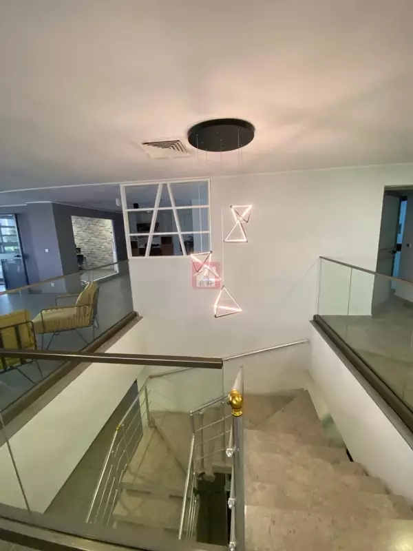 Open Space à Louer au Lac 2 Très Haut Standing