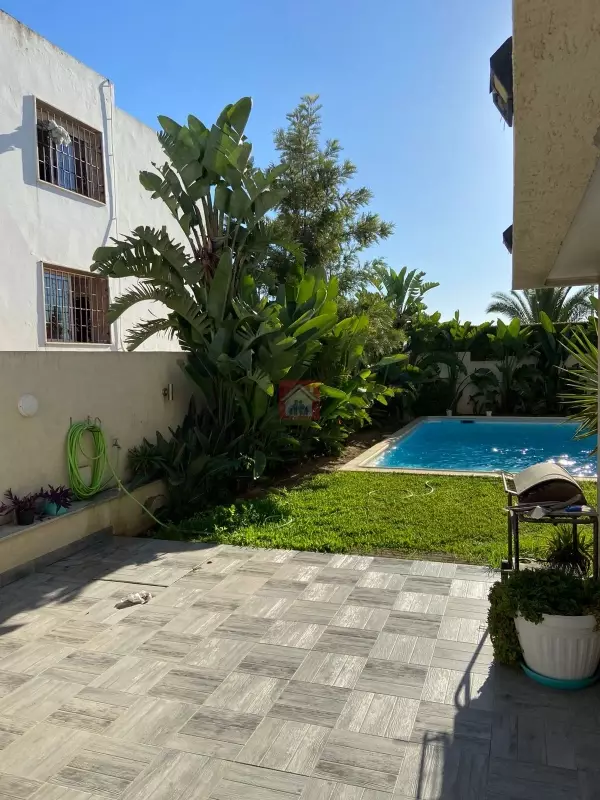 Villa 9 pièces à Louer au Lac 2