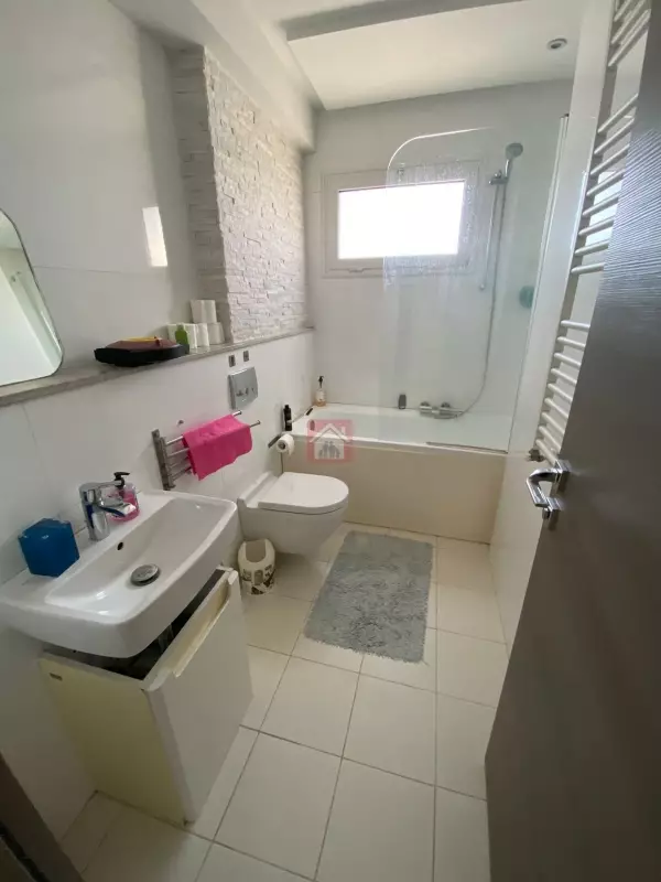 Villa 9 pièces à Louer au Lac 2