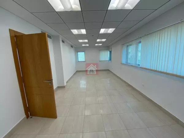 À Louer Bureau Hall+5 Au Lac 2