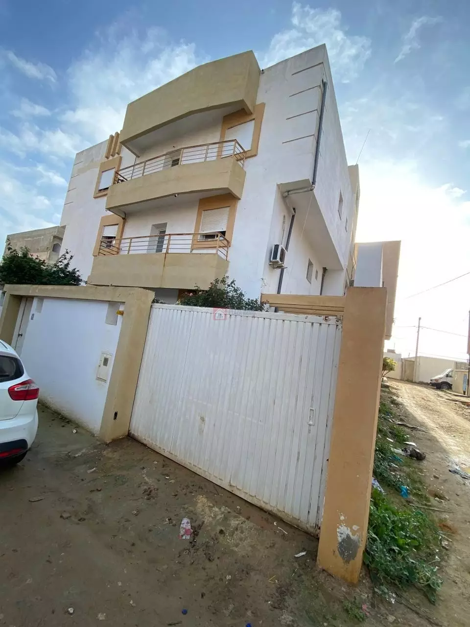 Villa R2 à Vendre à Bhar Lazreg