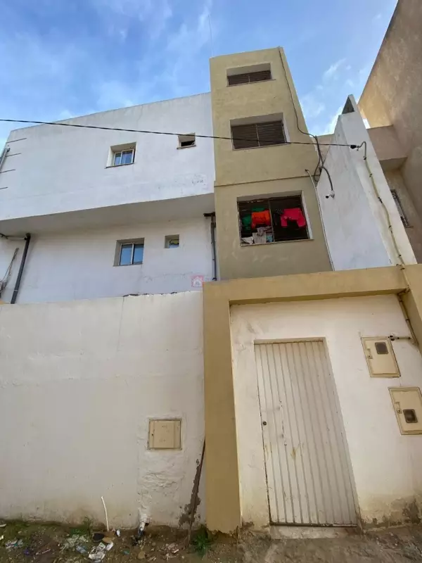 Villa R2 à Vendre à Bhar Lazreg