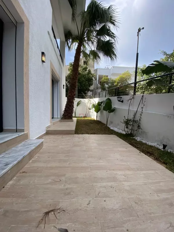 À Vendre un Bel Appartement S3 à Gammarth Supérieur