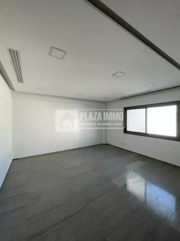 A louer- bureau haut standing au lac 2