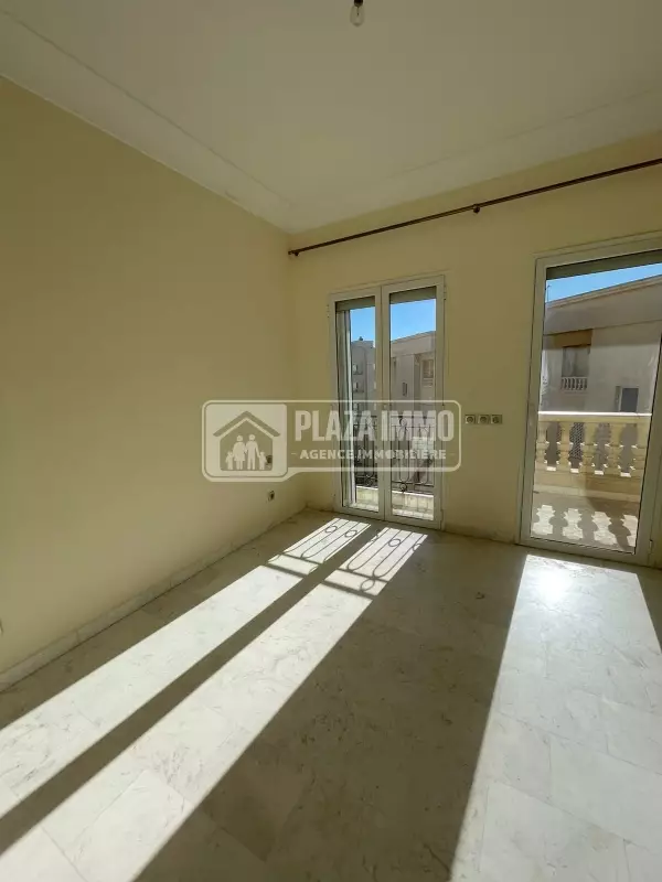 Époustouflant Penthouse en Location au Lac 2