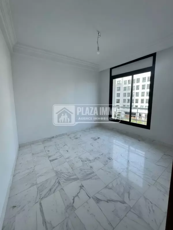 A louer un bel Appartement S+3 au lac 2