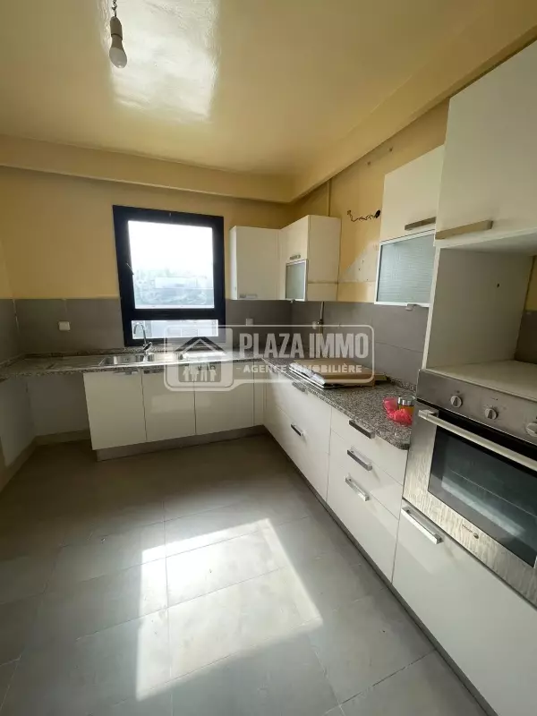 A louer un bel Appartement S+3 au lac 2