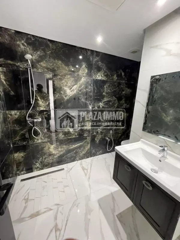 A louer un bel Appartement S+3 au lac 2