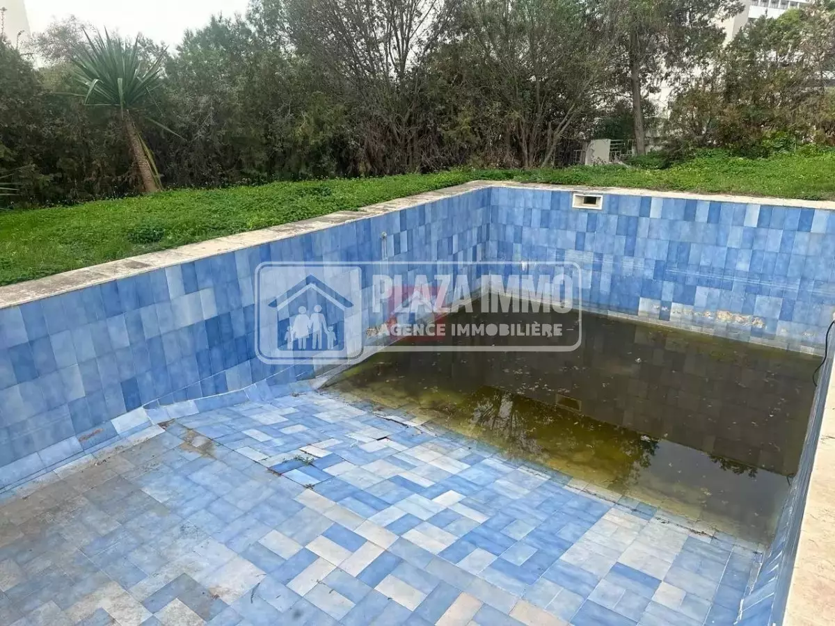 A vendre Villa 900m² à Nord Hilton