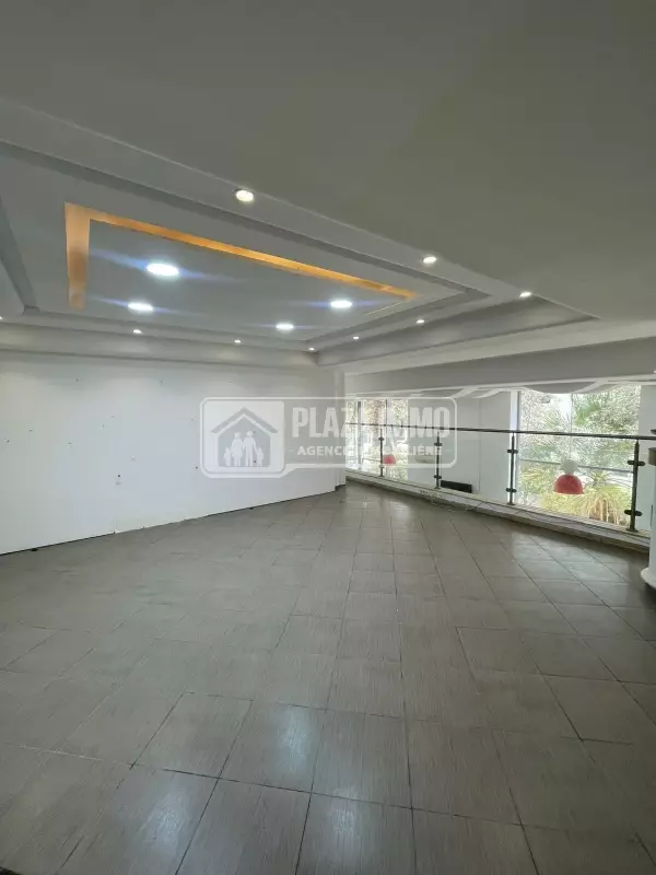 À louer – Fond de commerce Restaurant en gérance libre au Lac 2