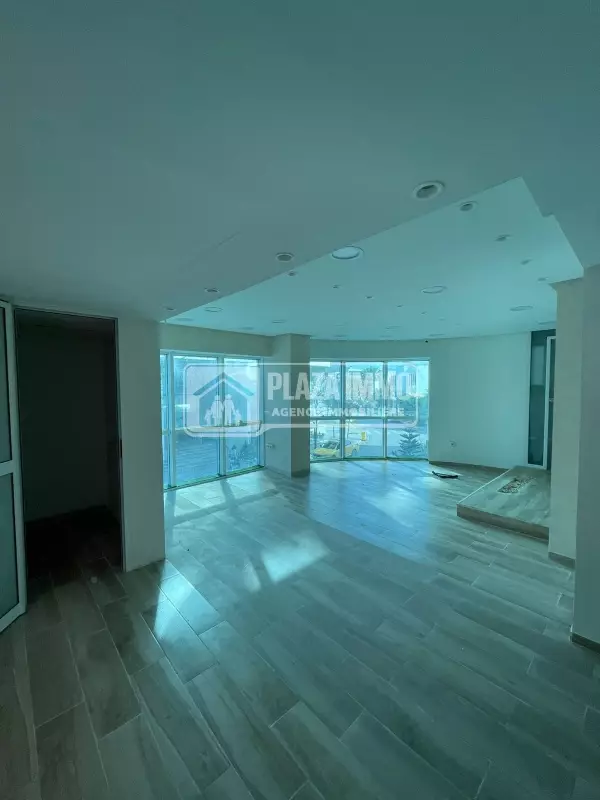 À louer – Appartement à usage commercial ou centre esthétique