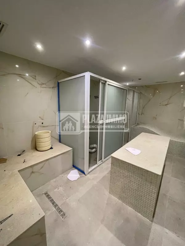 À louer – Appartement à usage commercial ou centre esthétique