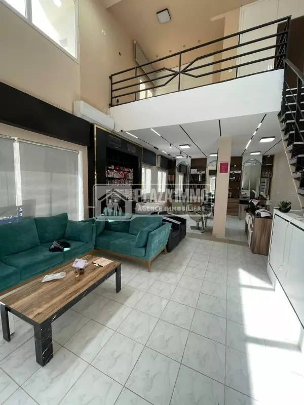 À vendre / gérance libre – Local coiffure & esthétique au Lac 2