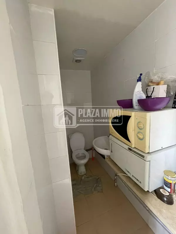 À vendre / gérance libre – Local coiffure & esthétique au Lac 2