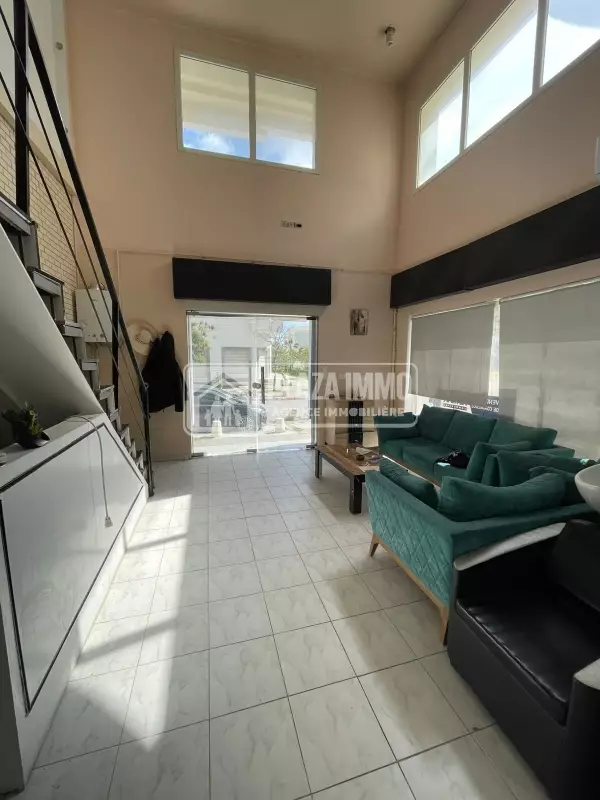 À vendre / gérance libre – Local coiffure & esthétique au Lac 2