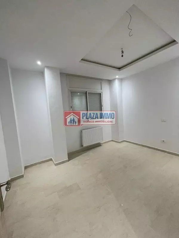 À louer – Bureau S+3 à Ain Zaghouan Nord