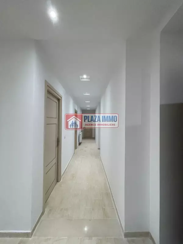 À louer – Bureau S+3 à Ain Zaghouan Nord