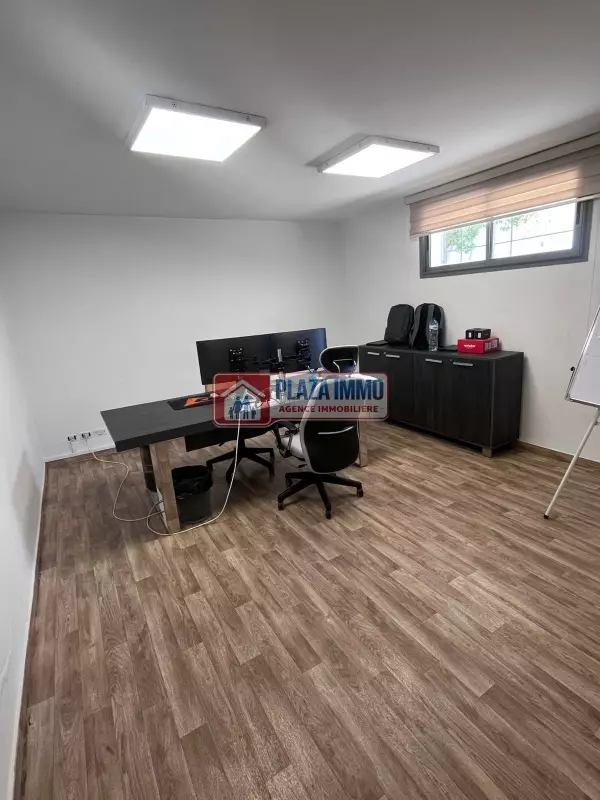 A louer Etage de villa Bureautique au Lac2