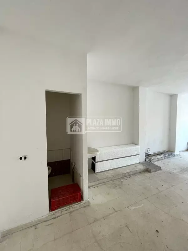 A louer local commercial Bhar Lazreg