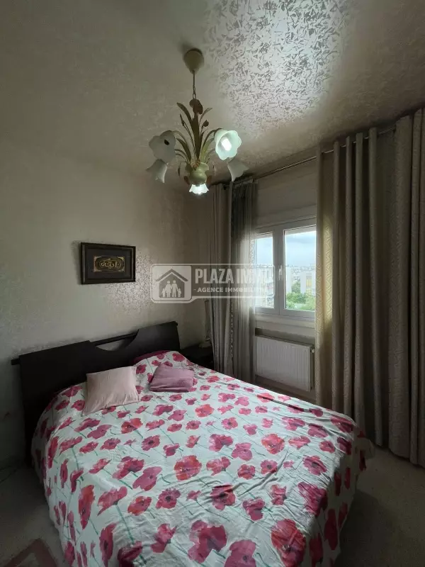 A vendre appartement S+2 laouina