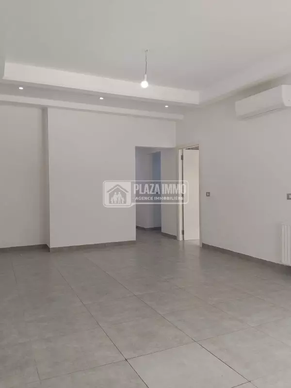 A Vendre S+4 Aux Jardins Carthage
