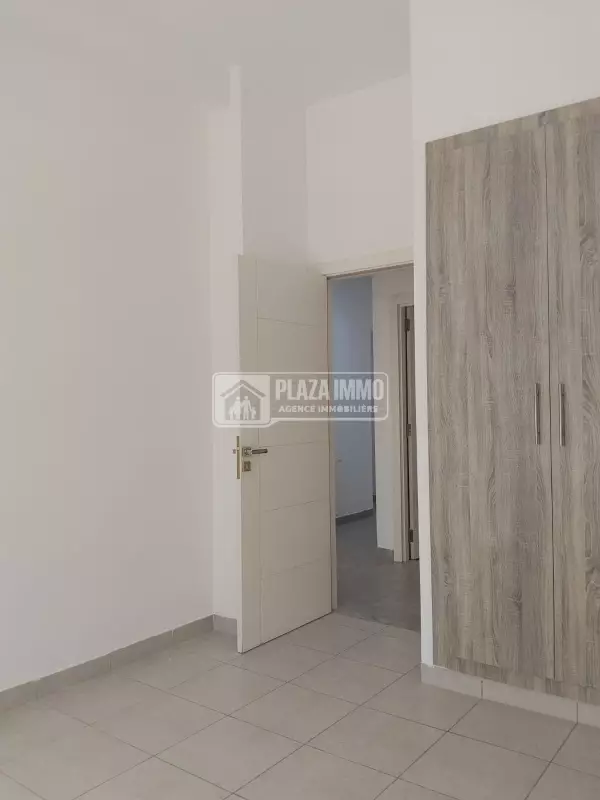 A Vendre S+4 Aux Jardins Carthage