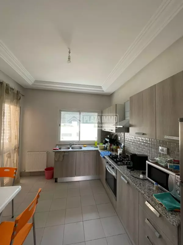 A vendre appartement S+3 Bhar Lazreg