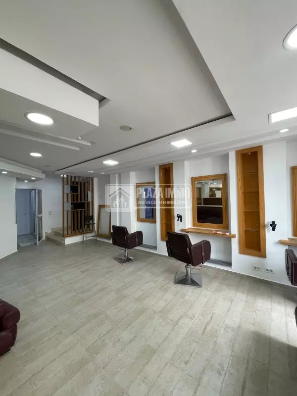 A Louer Local commercial - Centre esthétique