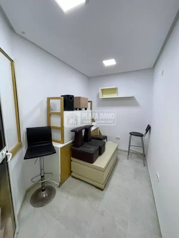 A Louer Local commercial - Centre esthétique