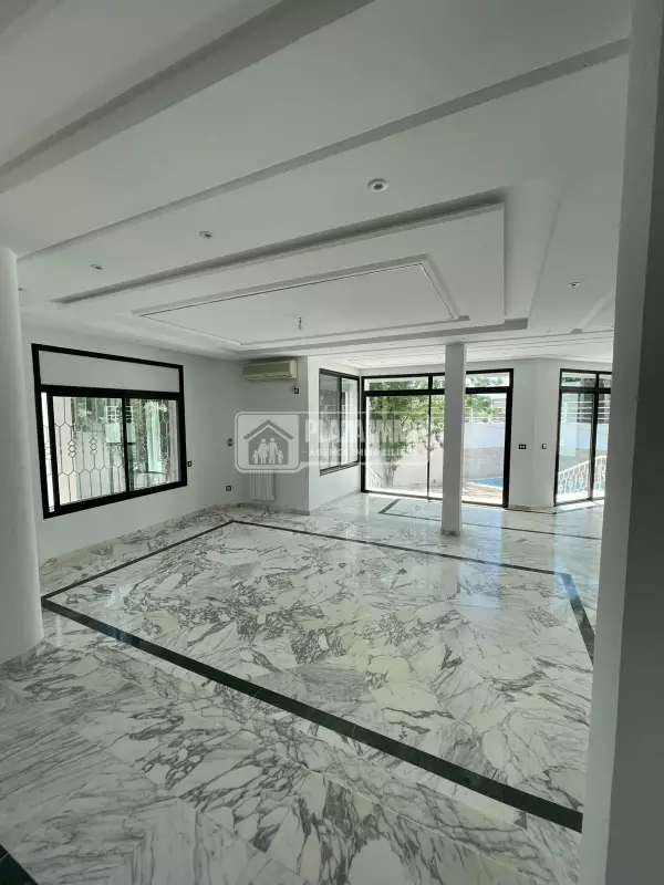 A louer Villa avec piscine Lac 1