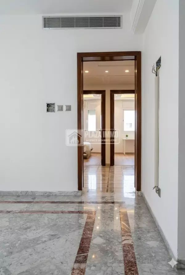 A vendre appartement S2 au cité Ennasr 2