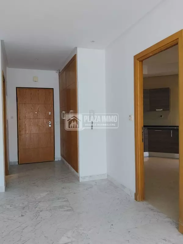 A VENDRE UN APPARTEMENT S+4 AU LAC2