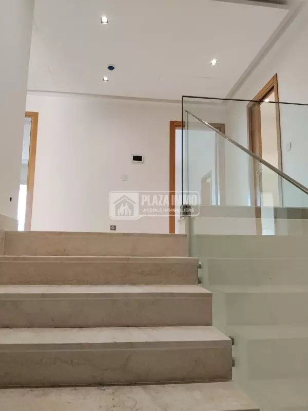 A Louer Ou A Vendre Un Triplex S+4 Au Lac2