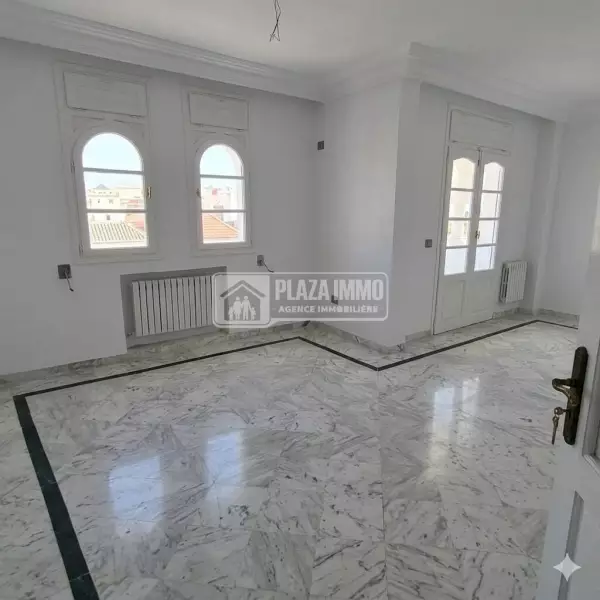 Appartement S2 au Ennasr 2