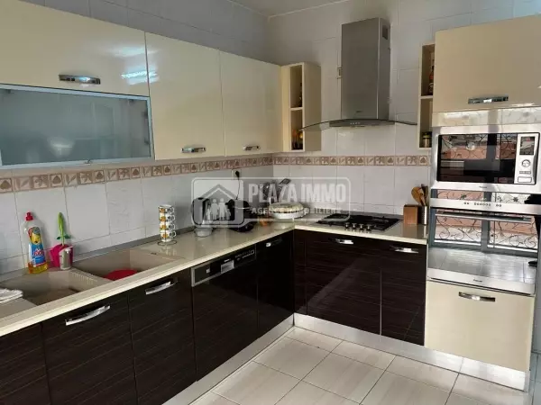 A VENDRE VILLA 3 ETAGES A JENDOUBA