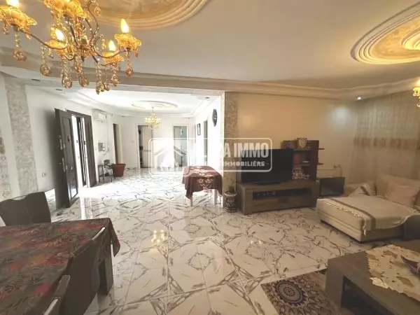 A VENDRE VILLA 3 ETAGES A JENDOUBA