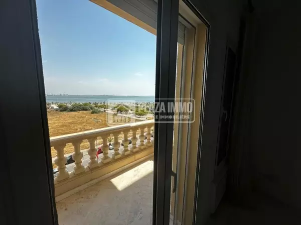 A VENDRE UN MAGNIFIQUE APPARTEMENT S3 AU LAC2