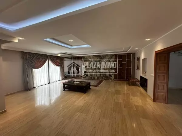à Vendre une MAGNIFIQUE villa au lac 2
