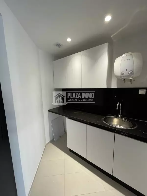 A LOUER UN OPEN SPACE NEUF 160m2 AU LAC2