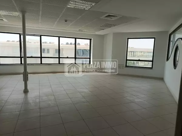 A LOUER UN BUREAU/OPENSPACE DE 300m2 AU LAC2