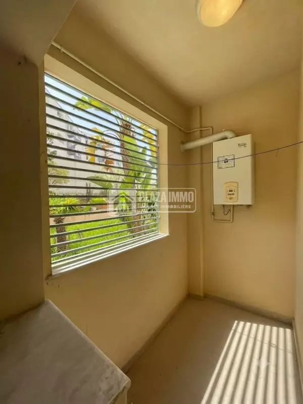 EN EXCLUSIVITE : A VENDRE UN MAGNIFIQUE S2 AU RDC LAC2