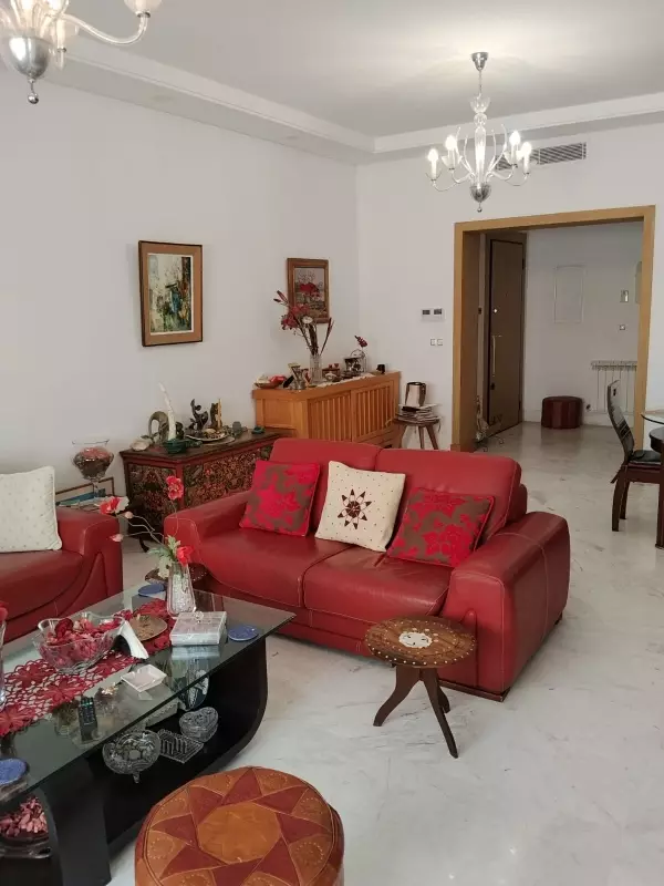 A vendre Un appartement S+3 à la soukra