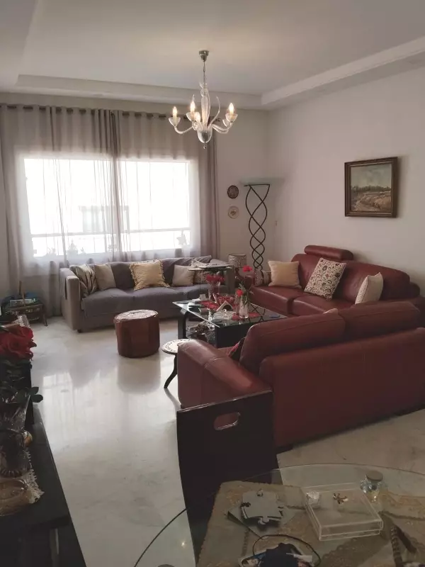 A vendre Un appartement S+3 à la soukra