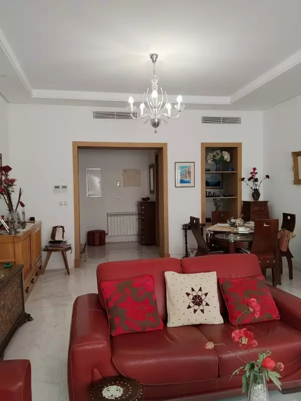 A vendre Un appartement S+3 à la soukra