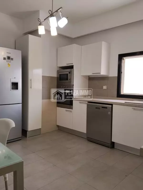 A Louer Un appartement S+4 Lac 2