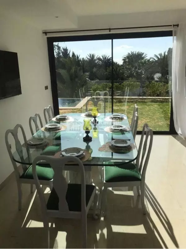 A LOUER UN RDC DE VILLA AU GOLDEN TULIP
