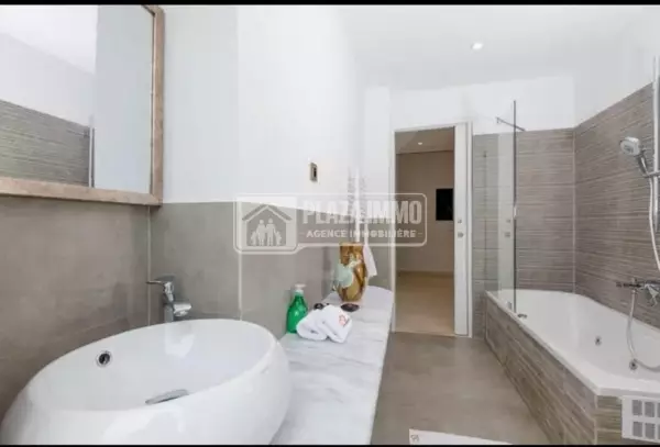A LOUER UN RDC DE VILLA AU GOLDEN TULIP
