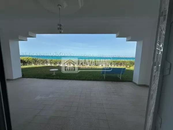 A LOUER UNE VILLA LA MARSA CUBE PIEDS DANS L'EAU