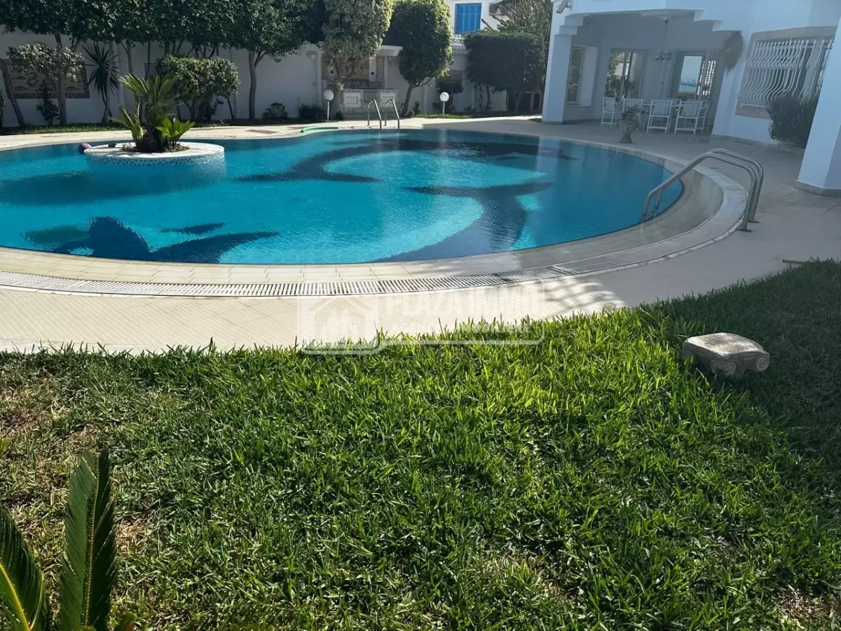 A LOUER UNE VILLA LA MARSA CUBE PIEDS DANS L'EAU